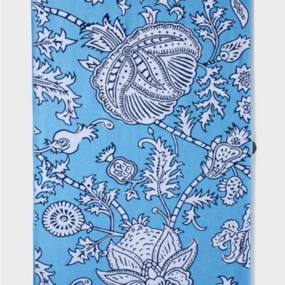 NEW & SOLD OUT! Set of 2 Roller Rabbit Blue Floral Beach/pool oversized towels